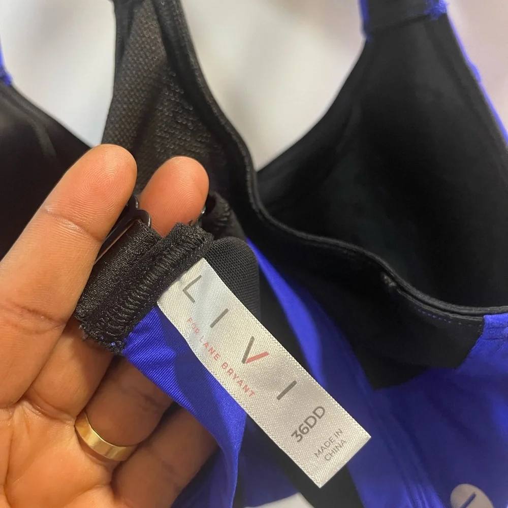 Livi Women's Blue Sports Bra Size 36 DD  Very Good Condition
